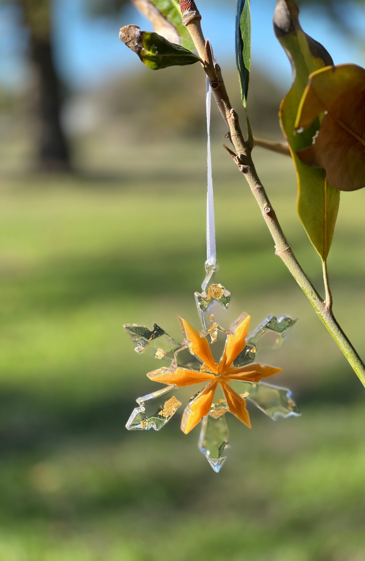 Sparkling Gold Snowflake