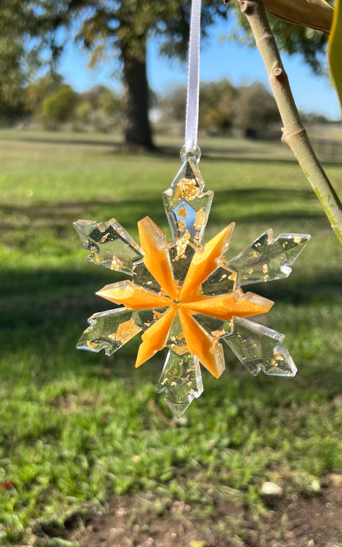 Sparkling Gold Snowflake