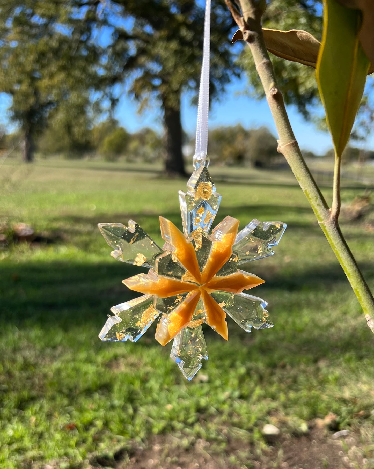 Sparkling Gold Snowflake