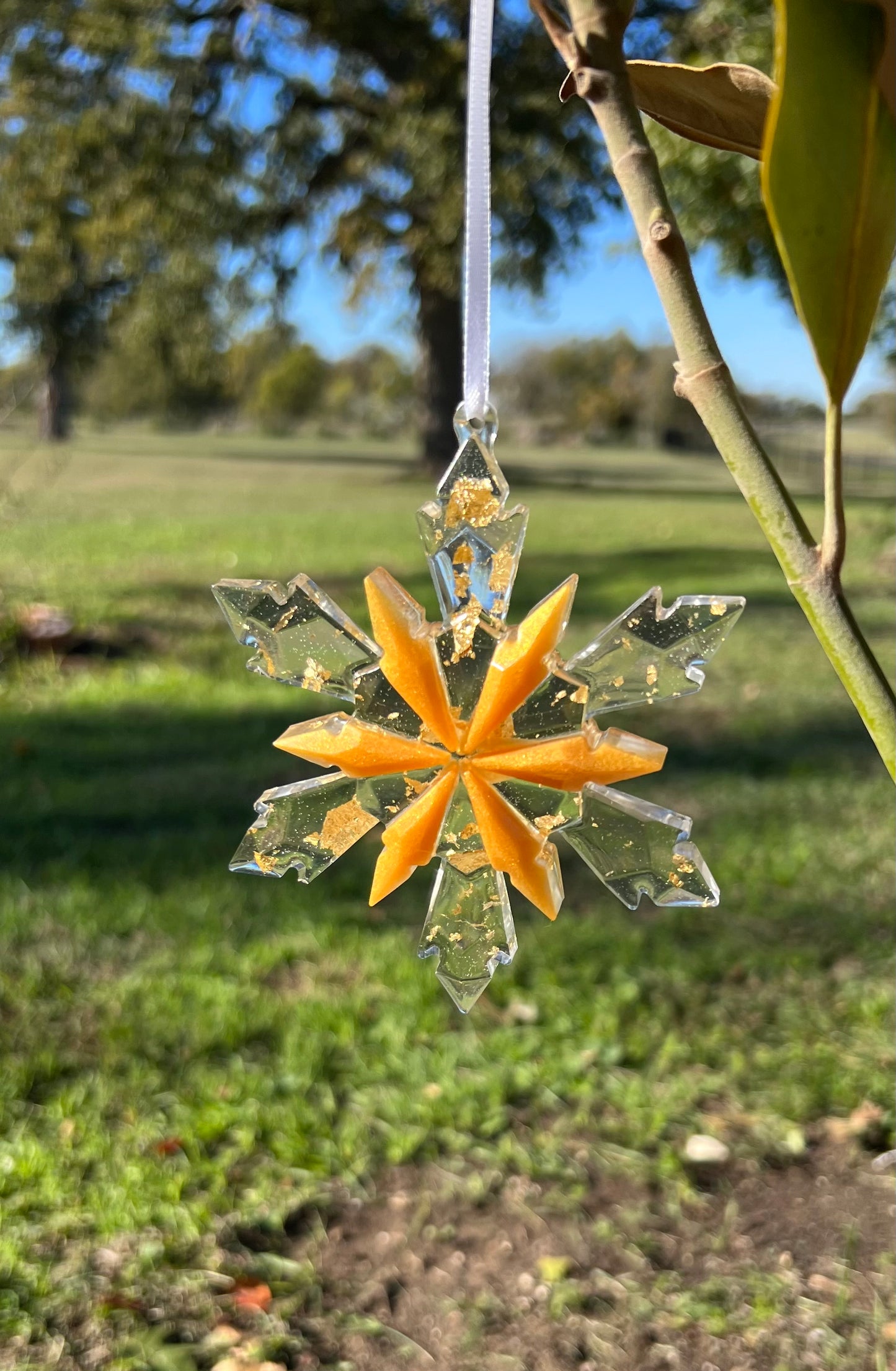 Sparkling Gold Snowflake